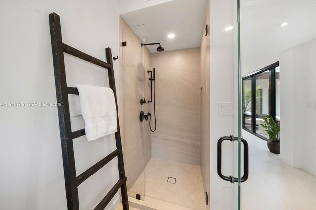 5225 La Gorce Dr, Miami Beach, FL 33140