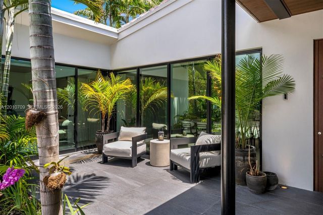 5225 La Gorce Dr, Miami Beach, FL 33140