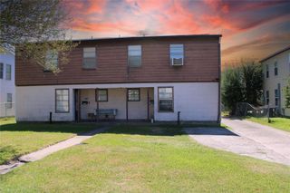 1209 6th Avenue N, Texas City, TX 77590