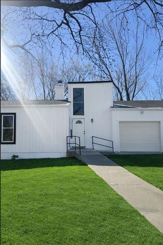 9516 Manning Avenue, Kansas City, MO 64134