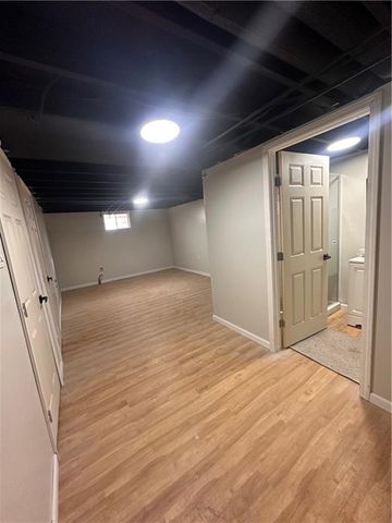 9516 Manning Avenue, Kansas City, MO 64134