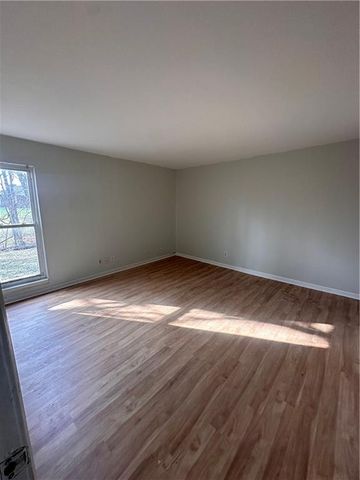 9516 Manning Avenue, Kansas City, MO 64134