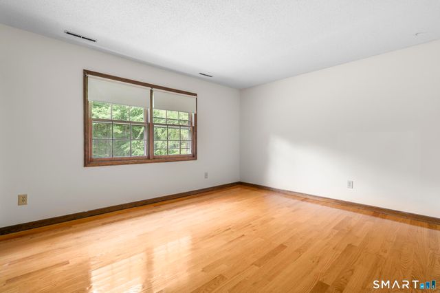 34 Ox Bow Lane, Woodbridge, CT 06525