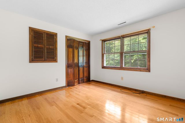 34 Ox Bow Lane, Woodbridge, CT 06525