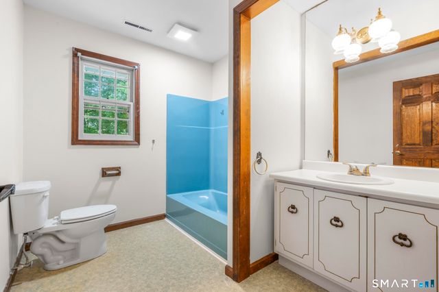34 Ox Bow Lane, Woodbridge, CT 06525