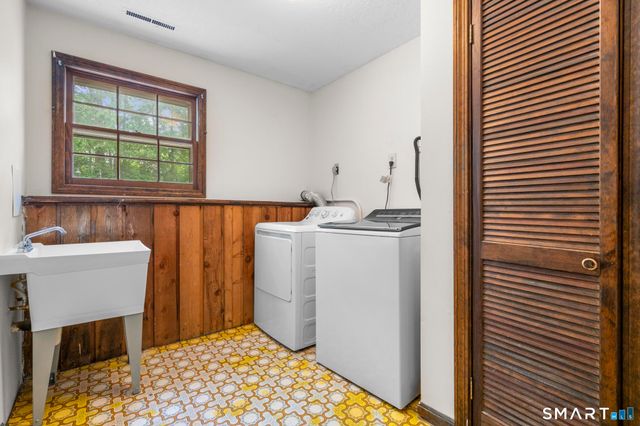 34 Ox Bow Lane, Woodbridge, CT 06525
