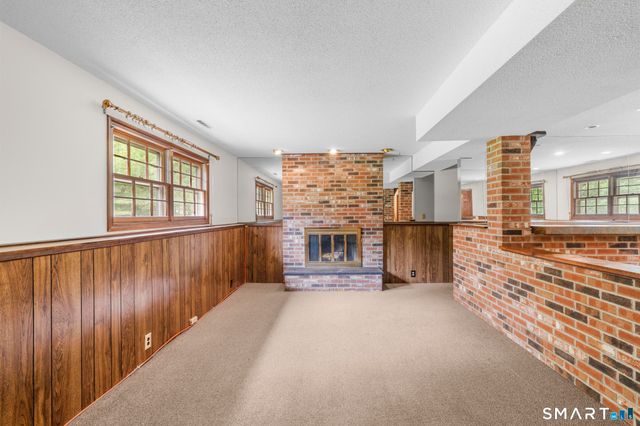 34 Ox Bow Lane, Woodbridge, CT 06525