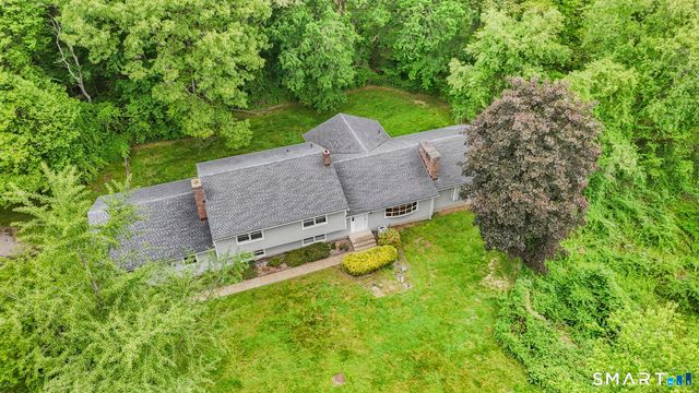 34 Ox Bow Lane, Woodbridge, CT 06525
