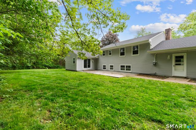 34 Ox Bow Lane, Woodbridge, CT 06525