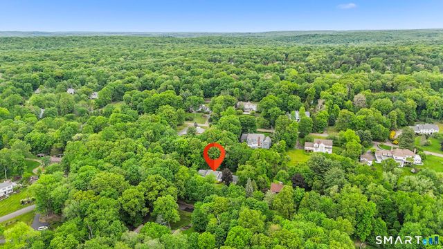 34 Ox Bow Lane, Woodbridge, CT 06525