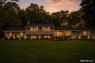 34 Ox Bow Lane, Woodbridge, CT 06525