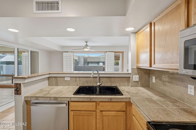 3135 E Sampras Lane, Tucson, AZ 85716