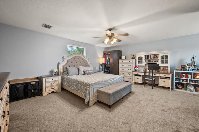 517 Zachum Drive, Arlington, TX 76002