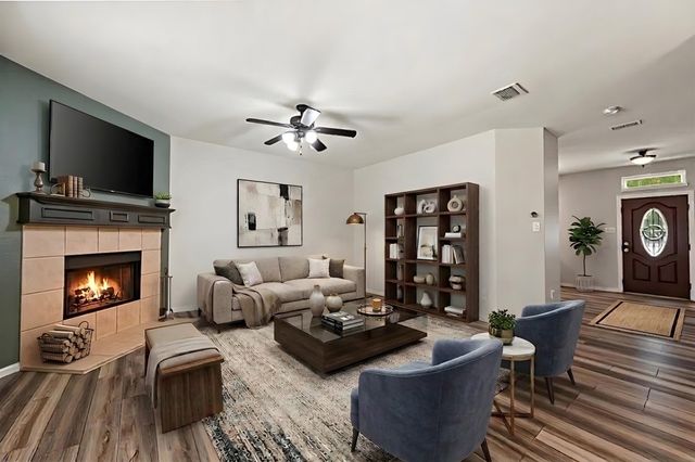 517 Zachum Drive, Arlington, TX 76002