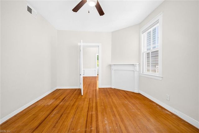 222 Glasgow St, Portsmouth, VA 23704