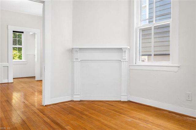 222 Glasgow St, Portsmouth, VA 23704