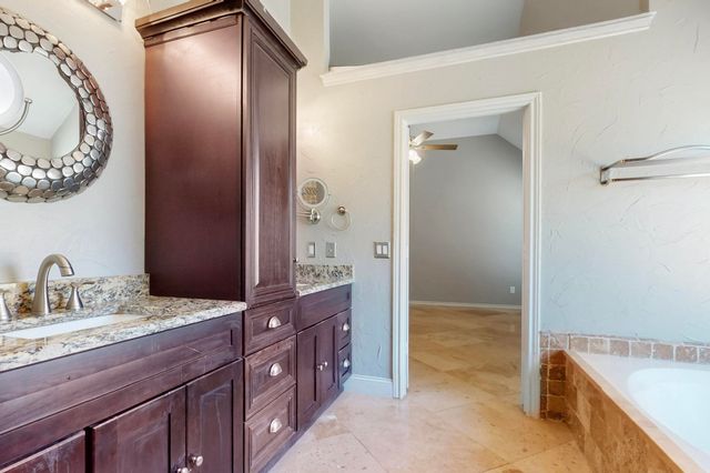 622 Meadowcrest Drive, Highland Village, TX 75077