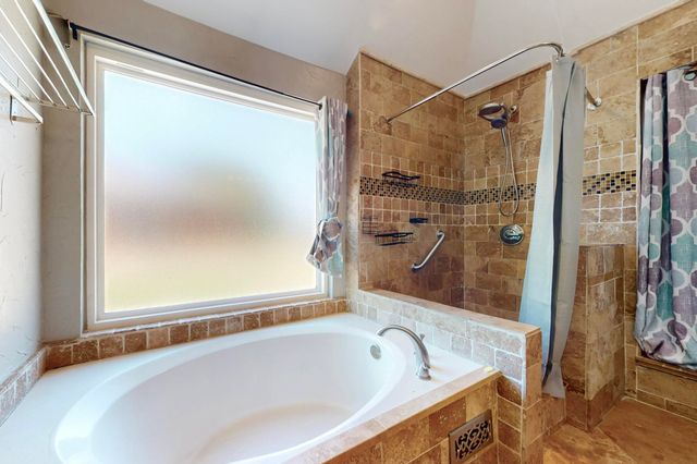 622 Meadowcrest Drive, Highland Village, TX 75077