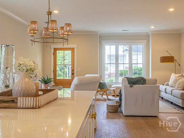807 E 36th Street, Savannah, GA 31401