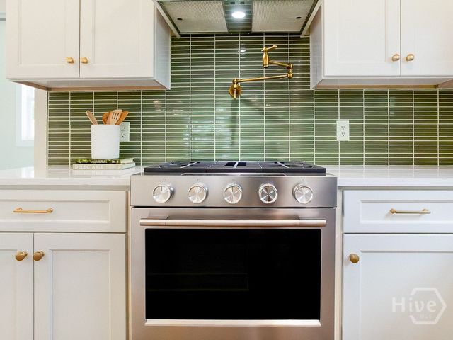 807 E 36th Street, Savannah, GA 31401