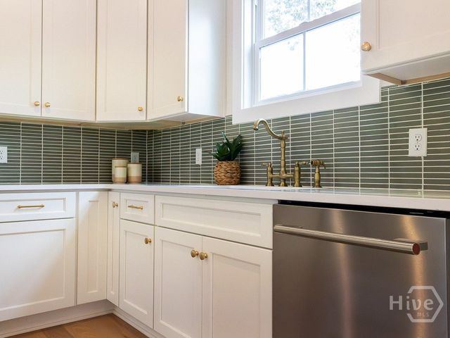 807 E 36th Street, Savannah, GA 31401