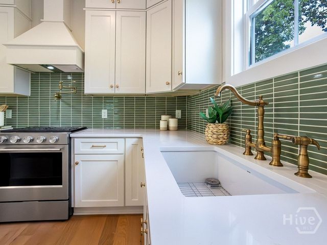 807 E 36th Street, Savannah, GA 31401