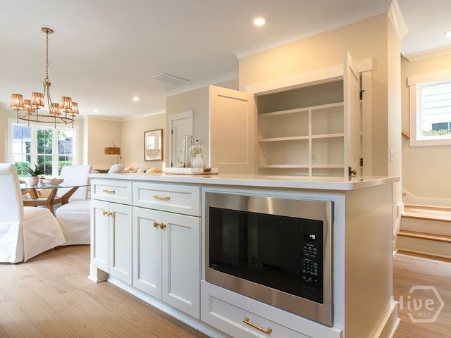 807 E 36th Street, Savannah, GA 31401