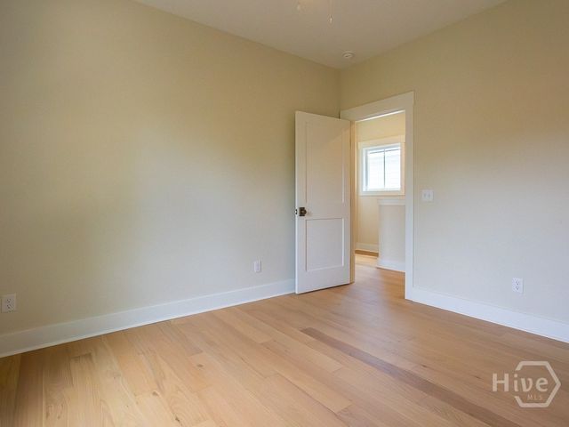 807 E 36th Street, Savannah, GA 31401