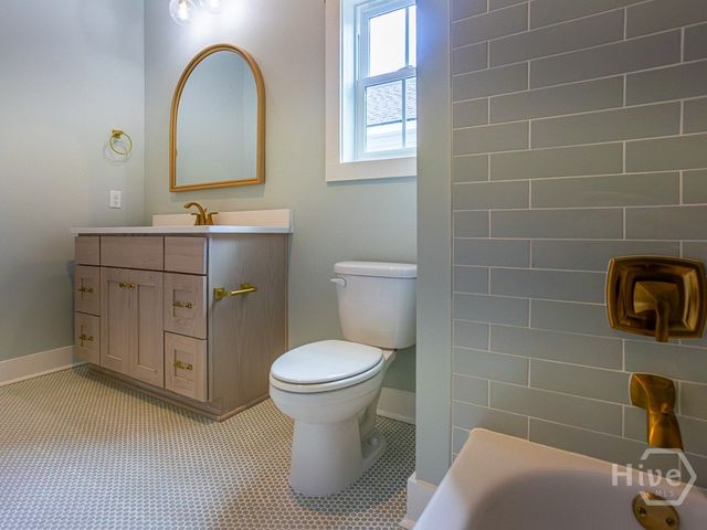 807 E 36th Street, Savannah, GA 31401
