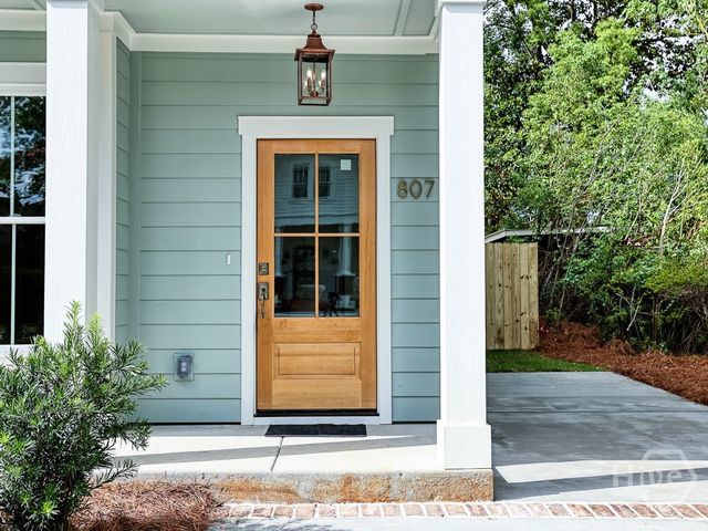 807 E 36th Street, Savannah, GA 31401