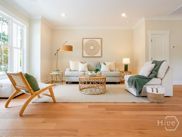 807 E 36th Street, Savannah, GA 31401