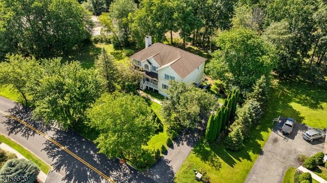 24 Swan Ln, Jefferson Twp., NJ 07849