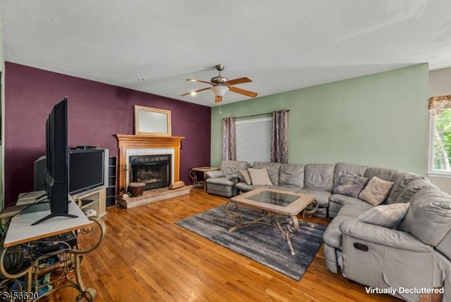 24 Swan Ln, Jefferson Twp., NJ 07849