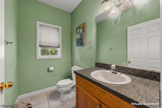 24 Swan Ln, Jefferson Twp., NJ 07849