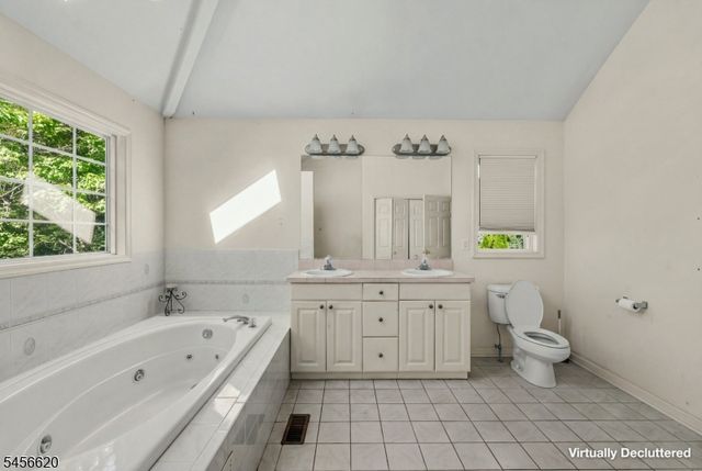24 Swan Ln, Jefferson Twp., NJ 07849