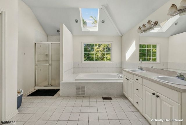 24 Swan Ln, Jefferson Twp., NJ 07849
