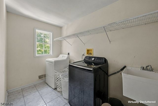 24 Swan Ln, Jefferson Twp., NJ 07849
