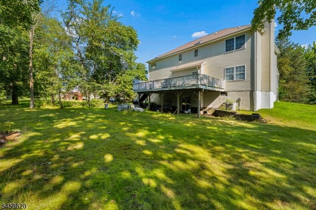 24 Swan Ln, Jefferson Twp., NJ 07849