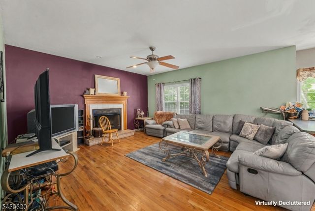 24 Swan Ln, Jefferson Twp., NJ 07849