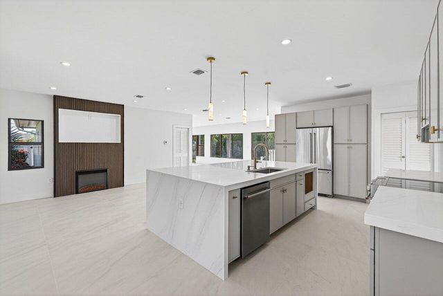 1004 Avon Road, West Palm Beach, FL 33401