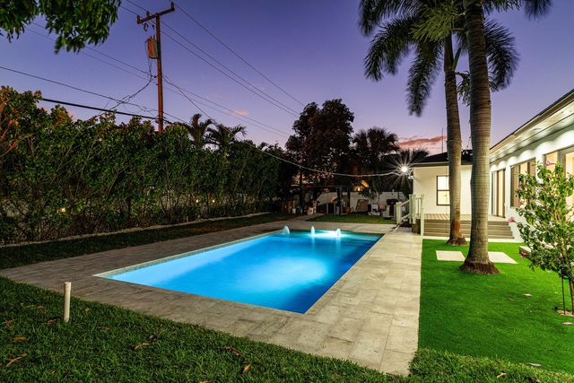 1004 Avon Road, West Palm Beach, FL 33401