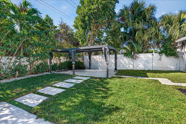 1004 Avon Road, West Palm Beach, FL 33401