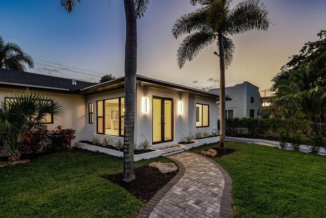 1004 Avon Road, West Palm Beach, FL 33401