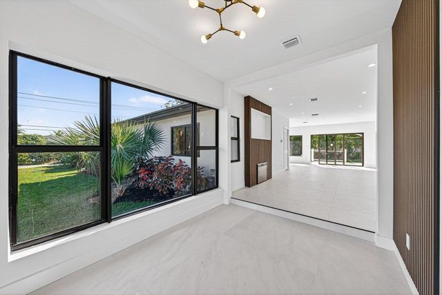 1004 Avon Road, West Palm Beach, FL 33401