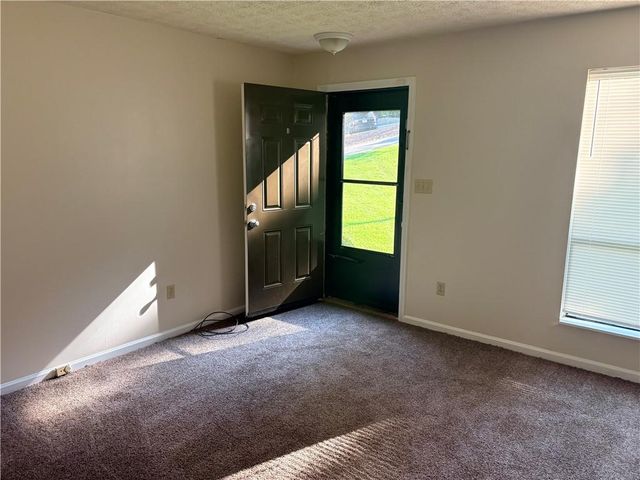 165 Hunters Lane B, Fayetteville, GA 30215