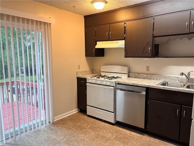 165 Hunters Lane B, Fayetteville, GA 30215