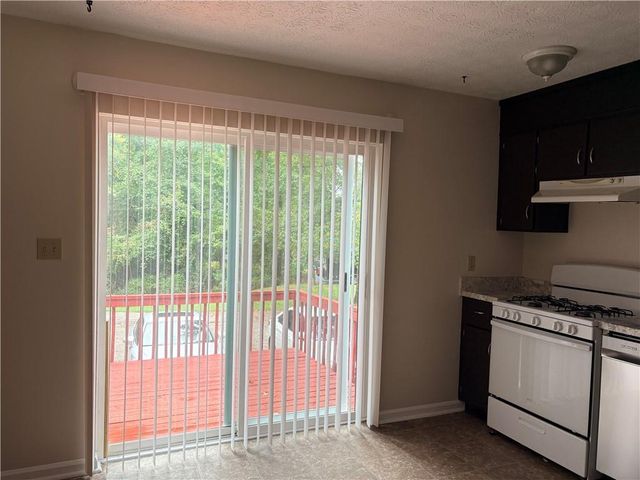 165 Hunters Lane B, Fayetteville, GA 30215
