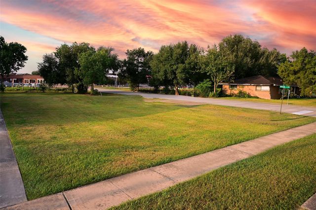 902 Avenue N, South Houston, TX 77587