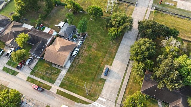 902 Avenue N, South Houston, TX 77587