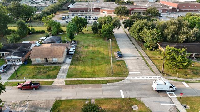 902 Avenue N, South Houston, TX 77587
